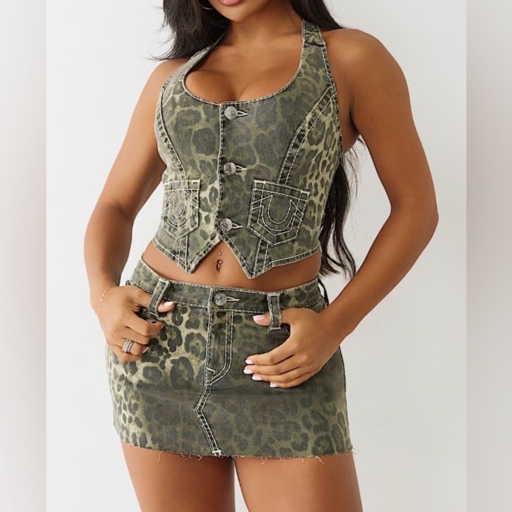 Womens True Religion leopard print top and bottom set Sz large